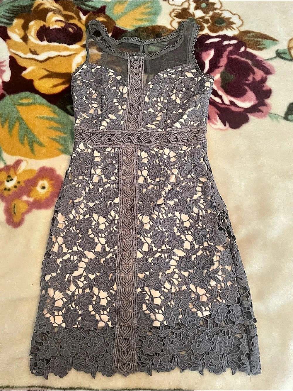 YaYa & Co. Lace Tank Dress. Floral Lace Mini Dress Gray Size Small NWT